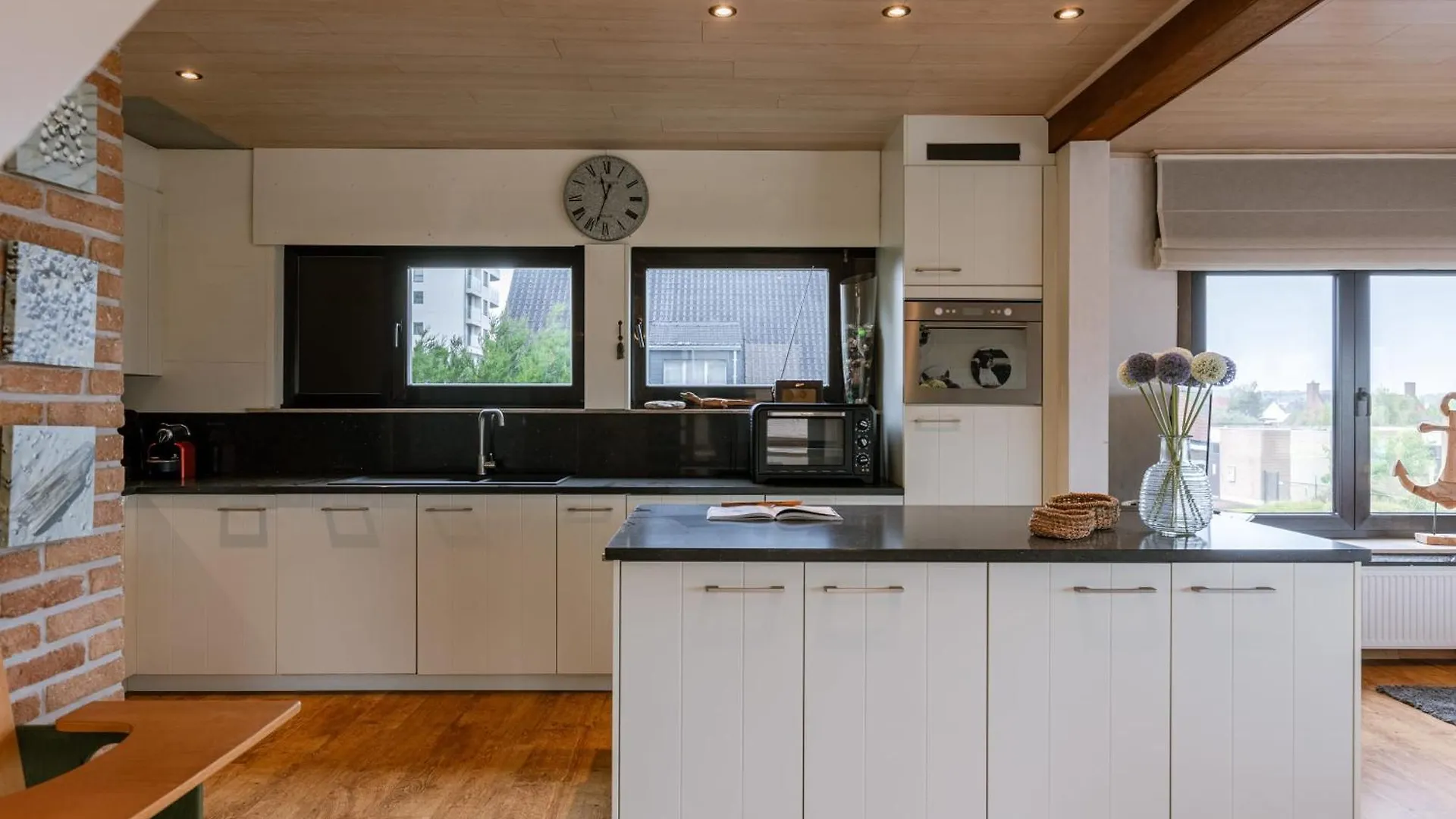 Apartment Huswell - Sunny & Stylish Beachside Retreat Ostend